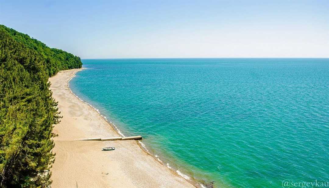 Лучшие курорты для пляжного отдыха в Абхазии